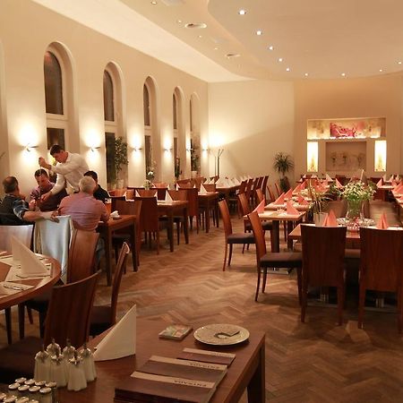 Hotel-Restaurant Entrada Билефельд Экстерьер фото